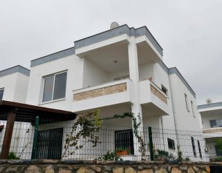 NAZAR EMLAK`TAN  BODRUM TURGUTREİS  MERKEZDE   3+1 DAİRE REF-2954