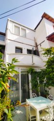 NAZAR EMLAK`TAN TURGUTREİS`TE  DENİZE YAKIN EŞYALI YAZLIK  REF-2982
