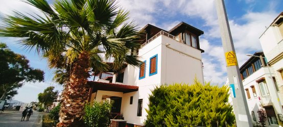 NAZAR EMLAK`TAN  BODRUM TURGUTREİS TE DENİZE 0   EŞYALI  KİRALIK 2+1 DAİRE REF-2994
