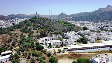 NAZAR EMLAK`TAN  BODRUM TURGUTREİS  MERKEZDE   2+1 AYRI MUTFAK DAİRE REF-2975