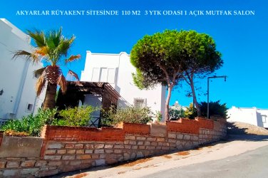 NAZAR EMLAK`TAN  AKYARLAR RÜYAKENT SİTESİNDE SATILIK VİLLA REF-3051