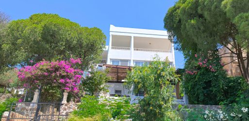 BODRUM AKYARLAR DA SEZONDA KİRALIK MANZARALI     ESYALI DAIRE REF-3213
