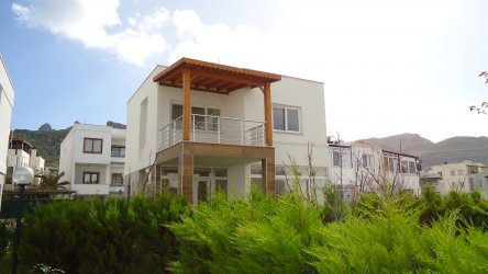 NAZAR EMLAK`TAN BODRUM TURGUTREİS TE YILLIK KİRALIK MÜSTAKİL VİLLA