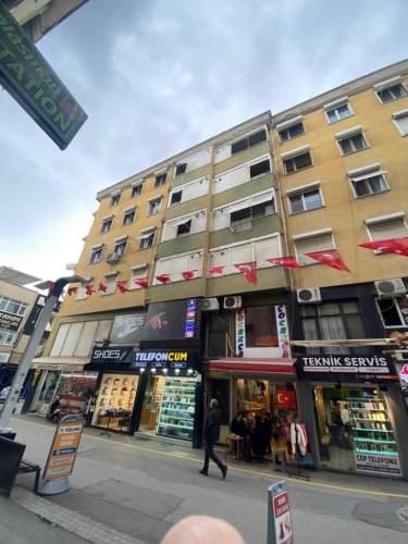 ÇARK CAD. YUVAM SOKAKTA AİLE APARTMANINDA KİRALIK 3+1 DAİRE
