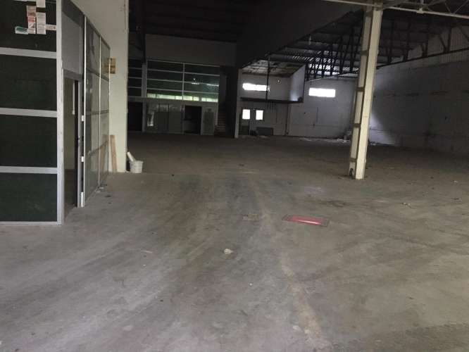 ANTALYA VARSAK`DA  RUHSATLI 1.200 M2 KİRALIK DEPO