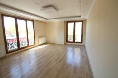 TDT EMLAK`TAN/CADDE ÜSTÜ EBEVEYN BANYOLU/ASANSÖRLÜ/BALKONLU