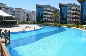 Antalya Konyaaltı Liman Mahallesinde Residence Sitede Otel Konforunda Kiralık Eşyalı 1+1 Daireler