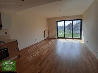 ZECKTEN KÖY ZEKERİYAKÖY SİTESİNDE KİRALIK 1+1 BAHÇELİ DAİRE