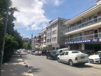 Beylikdüzü Plaza Yakupluda Düz Giriş Yüksek Kira Getirili Satılık Dükkan