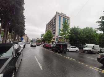 Beylikdüzü Yakuplu Hürriyet Bulvarı Cepheli İş Merkezinde Düz Ayak 471 m2. Satılık Dükkan / Depo