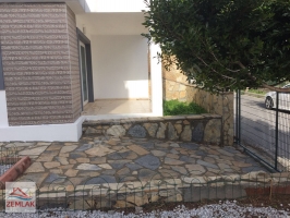 ZEMLAK`TAN KONACIK`TA YENİ BİNADA OTOPARKLI BAHÇELİ DAİRE