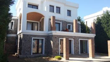 BİTEZ`DE HAYALİNİZDEKİ VİLLAYI YAPMA FIRSATI--SATILIK 1000 M2 BAHÇELİ ,DENİZ MANZARALI NA-TAMAM VİLLA