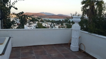 GÜMBET`TE KİRALIK FULL EŞYALI ,DENİZ MANZARALI DAİRE