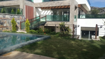 BODRUM MERKEZDE BUTİK SİTE İÇERİSİNDE SATILIK SIFIR DUBLEKS VİLLA