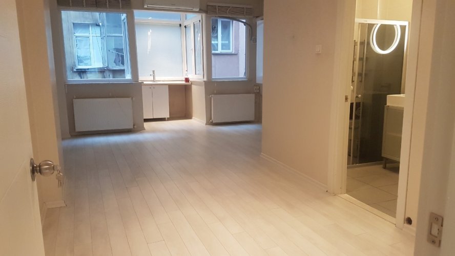 ELÇİ GAYRİMENKULDEN CADDE ÜZERİ BAKIMLI OFİS