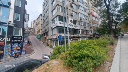 Beşiktaş Barbaros Bulvarında Tabela Değeri İşyeri veya Konut