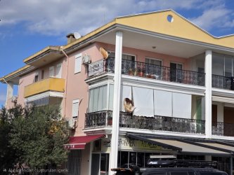 Çeşme Merkez Marina Bölgesinde Eşyalı 3+1 Yaza Kadar