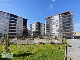 EPAdan SİTE İÇİ SATILIK 4+1 8.KAT GENİŞ YAPILI FIRSAT DAİRESİ