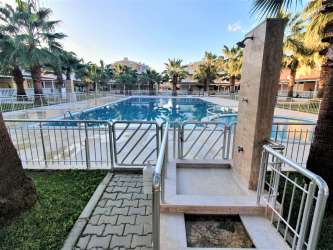 BİRLİK GAYRİMENKUL`DEN,HAVUZLU SİTEDE,FUL EŞYALI 4+1 FERAH VİLLA