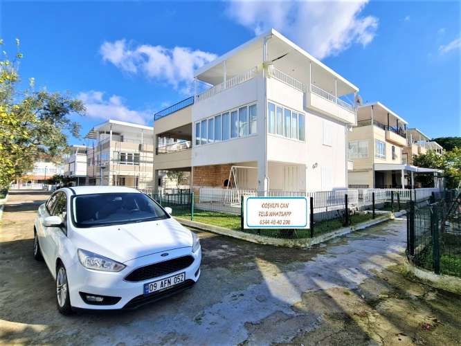 KUŞADASI DAVUTLAR SAHİLİNDE PLAJA 200 MT 4+1 FERAH YAZLIK