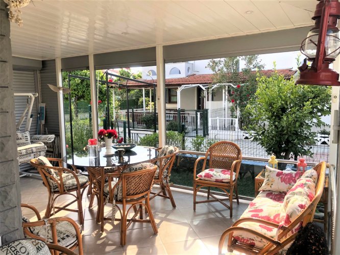 KUŞADASI DAVUTLAR SAHİLİNDE PLAJA 400mt FULL EŞYALI FERAHY AZLIK