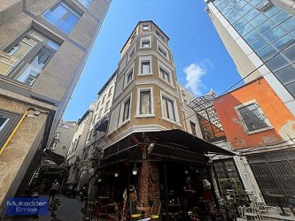 KARAKÖY GALATAPORT YANI KÖŞE PARSELDE SATILIK BİNA