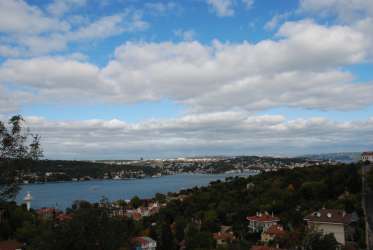 Kanlıca`da Manzaralı 4241 M2 Arsa İçinde Villa