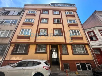 ÜSKÜDAR BAĞLARBAŞI MERKEZİ KONUMDA SATILIK 2+1 DAİRE