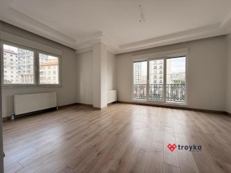 KADIKÖY BOSTANCININ MERKEZİNDE 3+1 SATILIK DAİRE TROYKADAN