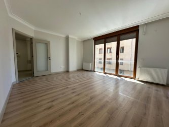 KADIKÖY KOZYATAĞINDA MÜNÜBÜSE YAKIN 2+1 SATILIK DAİRE TROYKA