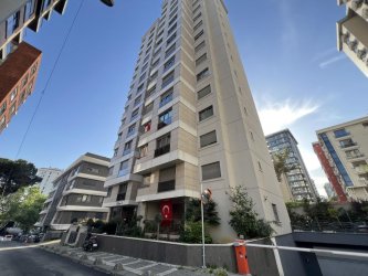 KADIKÖY ÇİFTEHAVUZLARDA 3+1 SATILIK DAİRE TROYKADAN