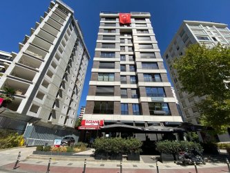 KADIKÖY CADDEBOSTAN MAHALLESİNDE 3+1 SATILIK DAİRE TROYKADAN