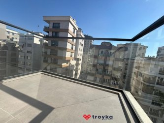 KADIKÖY CADDEBOSTAN SAHİLDE 3+1 SATILIK DAİRE TROYKADAN