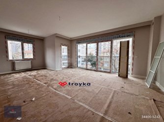 KADIKÖY ERENKÖYDE 3+1 SATILIK DAİRE TROYKADAN