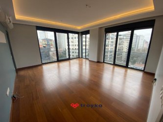 KADIKÖY SUADİYE AYŞEÇAVUŞTA 3+1 SATILIK DAİRE