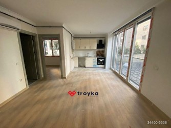 KADIKÖY SUADİYE KAVİSLİ SOKAKDA 1+1 KİRALIK DAİRE TROYKADAN