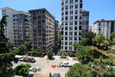 KADIKÖY BOSTANCI EMANET SOKAKDA 2+1 KİRALIK DAİRE TROYKADAN