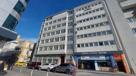 CUMHURİYET MEYDANINDA KİRALIK 45 ODALI + 270 m2 ROOFLU OTEL