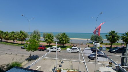 GÜZELYALI`DA DENİZE SIFIR, SİTE İÇİNDE 2 BANYOLU BÜYÜK 2+1 DAİRE