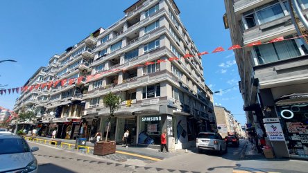 ÇİFTLİK CADDESİ ÜZERİ, İŞ YERİNE KİRALIK 1. KAT KÖŞE 3+1 DAİRE