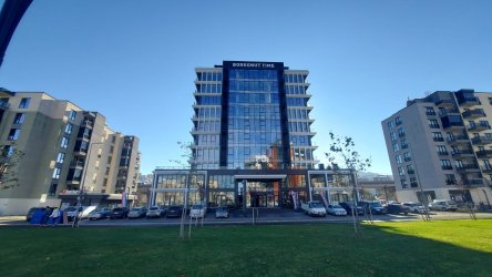 BORKONUT TİME`da KİRALIK,ÖN CEPHE KÖŞE 130m2 NATAMAM OFİS