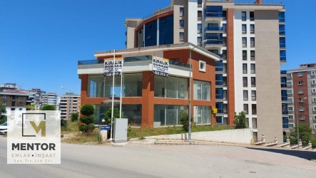 19 MAYIS BULVARINA CEPHE KİRALIK 3 KATLI MÜSTAKİL KÖŞE DÜKKAN