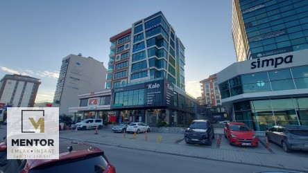 LİMAN KAVŞAĞINDA 165 m2 KAPALI +170m2 TERAS KULLANIM ALANLI OFİS