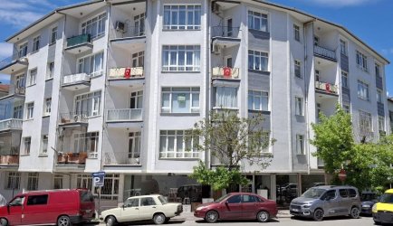 Çankaya Hoşdere Cad. Elçi Sk Köşesi, Full Yapılı ve Eşyalı 2+1