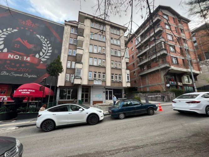 Kızılay Kocatepe Yakını, Full Yapılı, 3+1, Otoparklı