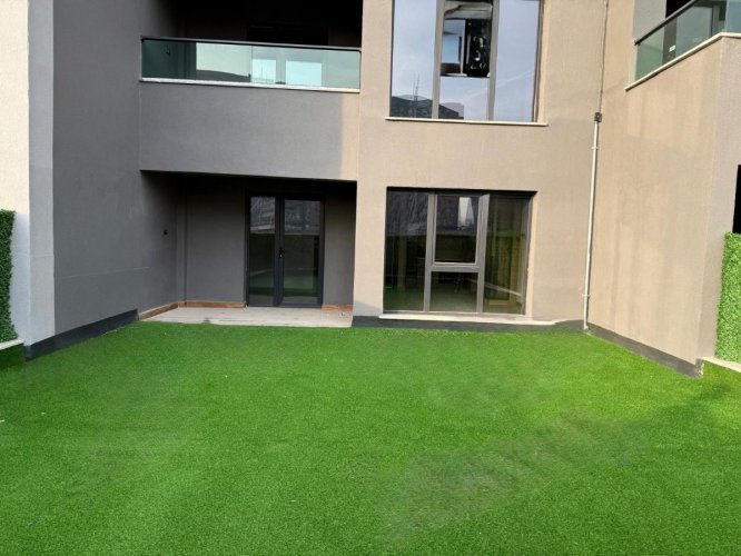 Yeni Batı AP İst Portta,İstanbul Yolu Metrosu Yanı 1+1, Bahçeli