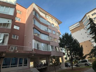 Eryaman Üçyıldız Sitesinde, 3+1, Katta, İçerisi Yenilenmiş