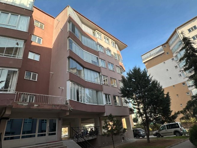 Eryaman Üçyıldız Sitesinde, 3+1, Katta, İçerisi Yenilenmiş