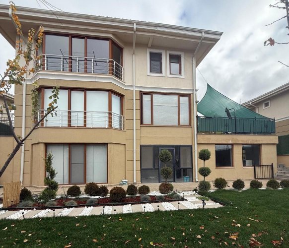 Karacakaya Mah.Mebuskent Sitesinde, Doğayla İç İçe 7+2 Villa