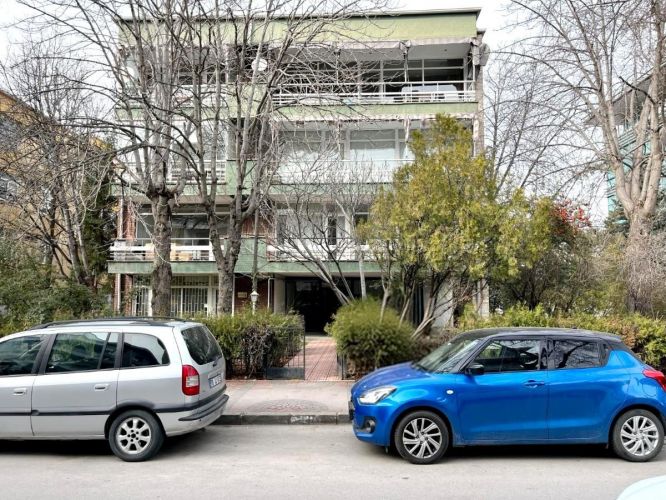 Çankaya Atakuleye Komşu, Prestijli Konumda Geniş Arsa Paylı 2+1